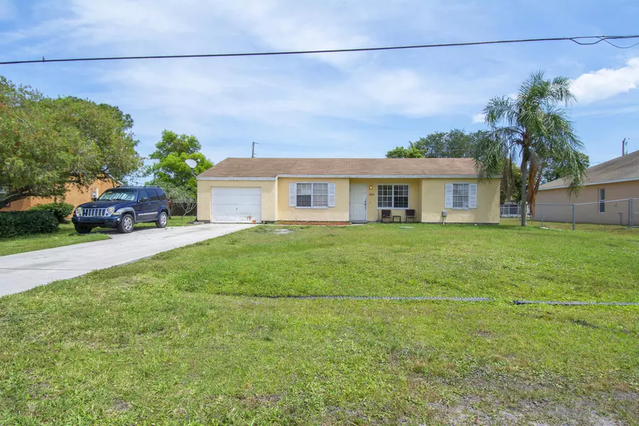 2531 SE Berkshire BLVD, Port Saint Lucie, FL 34952