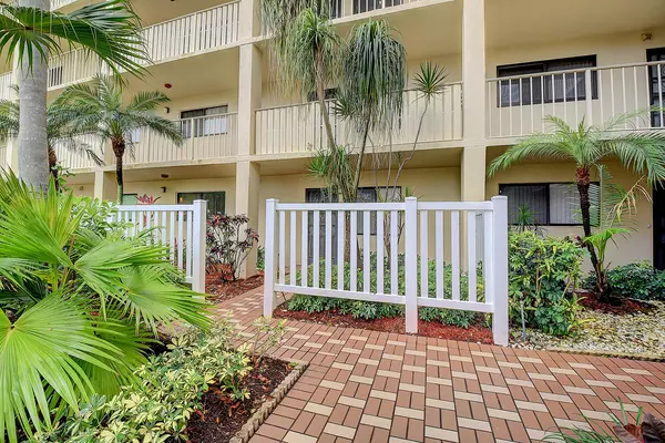 Delray Beach, FL 33446,14426 Amberly LN 103