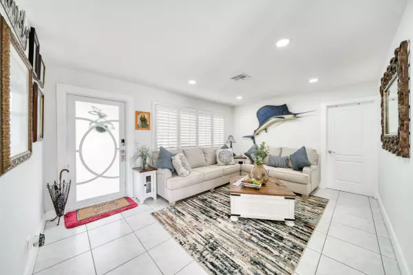 Hialeah, FL 33014,7877 W 14th CT