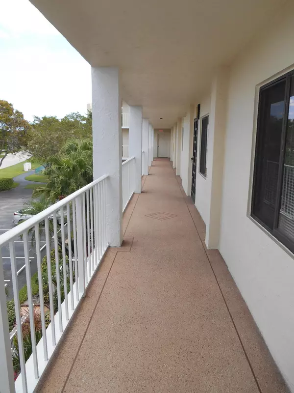 Delray Beach, FL 33446,7270 Ashford PL 304