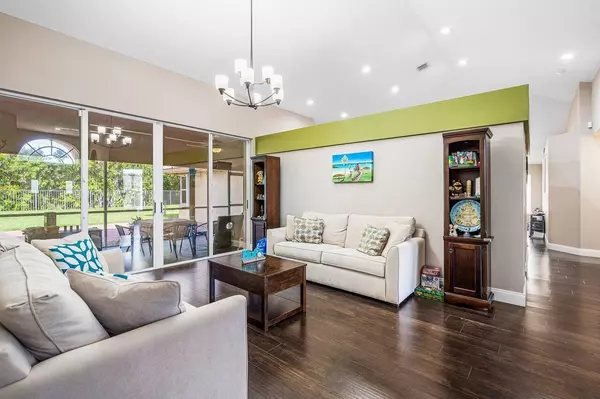 Boca Raton, FL 33498,20368 Hacienda CT