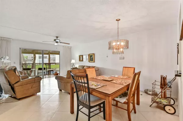 Delray Beach, FL 33446,6515 Kensington LN 205