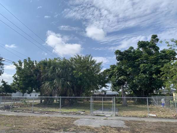 West Palm Beach, FL 33417,5886 Buccaneer TRL