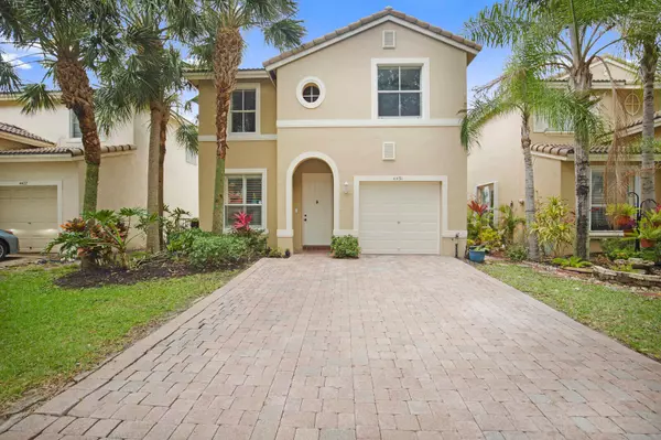 4431 Lake Lucerne CIR, West Palm Beach, FL 33409