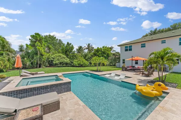 230 Blackbird LN, Jupiter, FL 33458