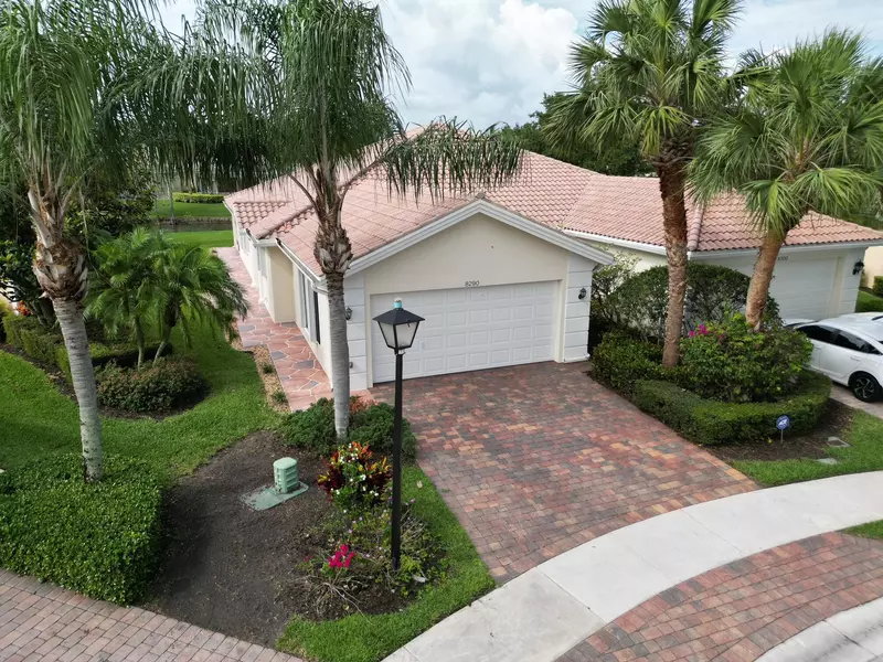 8290 Eleuthera LN, Wellington, FL 33414