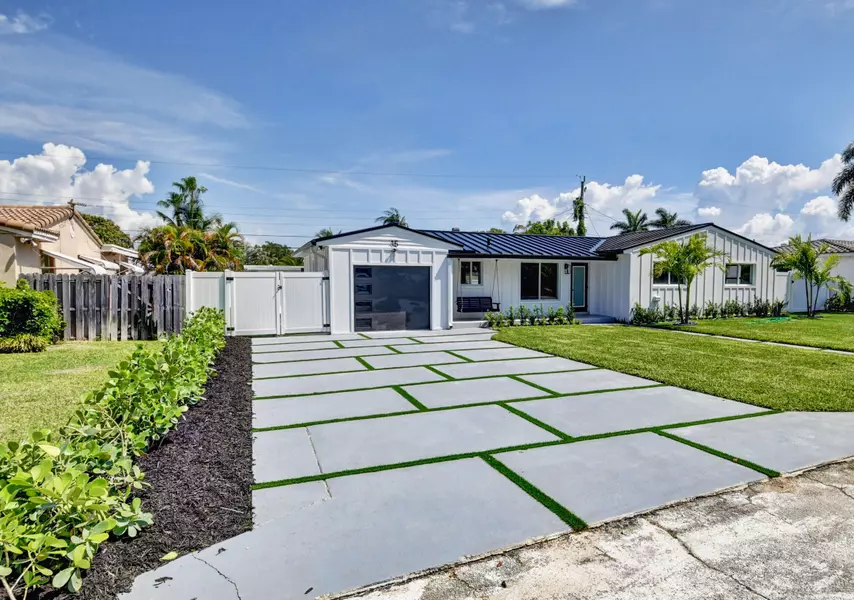 15 NE 16th ST, Delray Beach, FL 33444