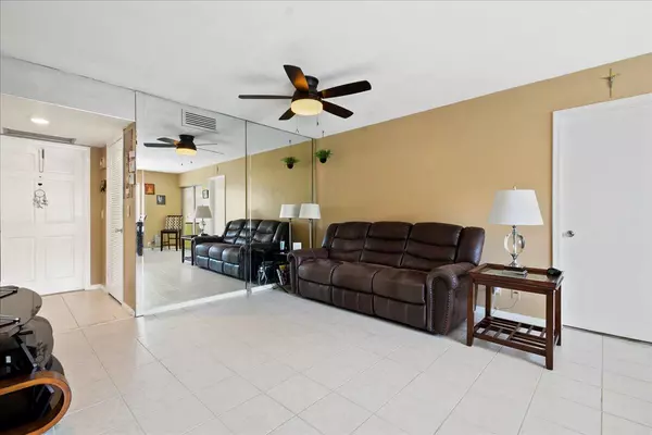 Palm Beach Gardens, FL 33418,5520 Tamberlane CIR 112