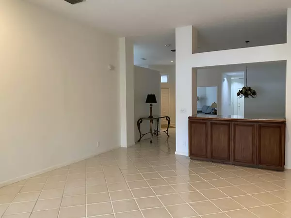 Delray Beach, FL 33484,5375 Monterey CIR 37c