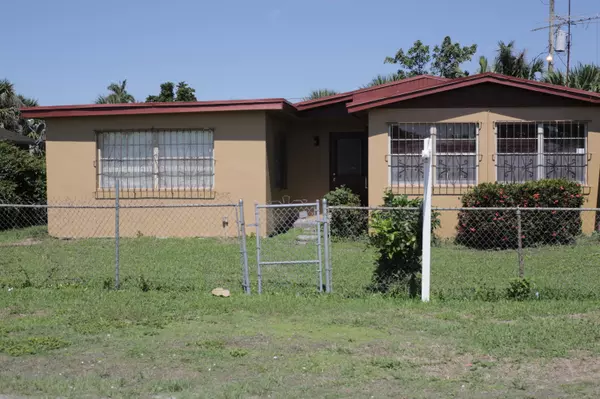 692 SW 5th ST, Belle Glade, FL 33430