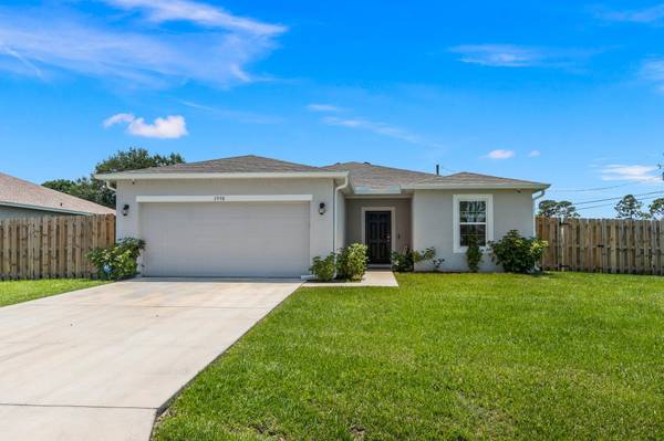 1998 SW Yellowtail AVE, Port Saint Lucie, FL 34953