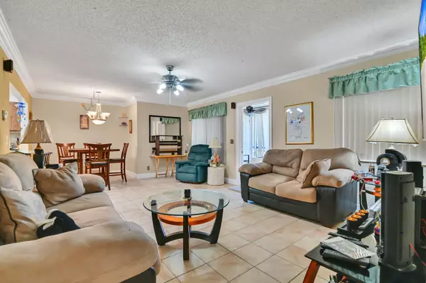 Greenacres, FL 33463,221 Pine Hov CIR A-2