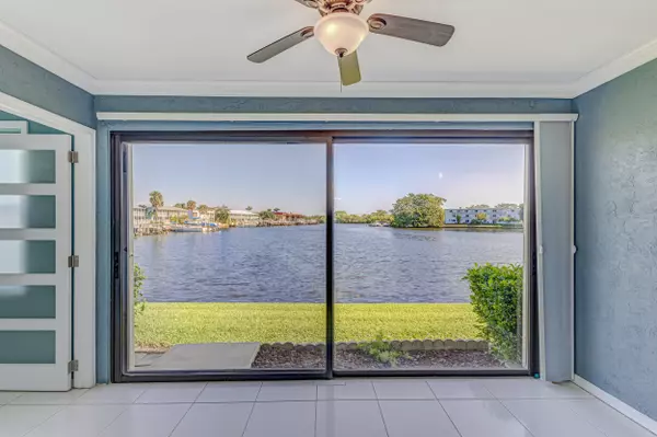 North Palm Beach, FL 33408,313 Lake CIR 110