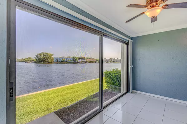 North Palm Beach, FL 33408,313 Lake CIR 110