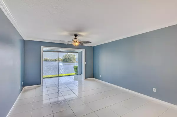 North Palm Beach, FL 33408,313 Lake CIR 110