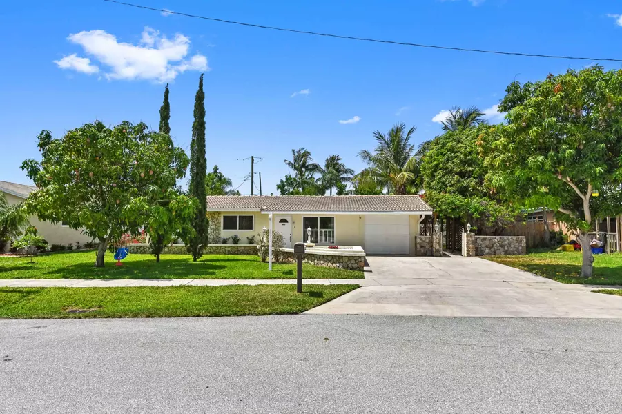 284 NW 46th ST, Boca Raton, FL 33431