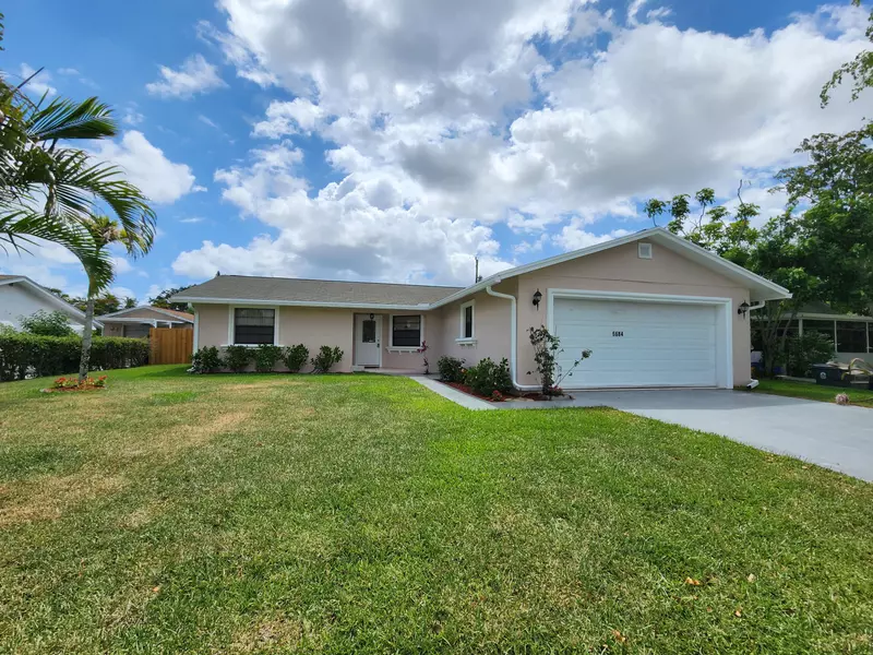 6684 N Plymouth DR, Lake Worth, FL 33462