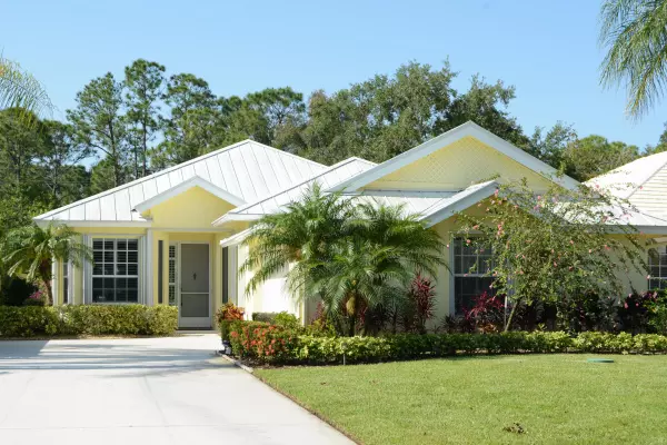 9421 Poinciana CT, Fort Pierce, FL 34951