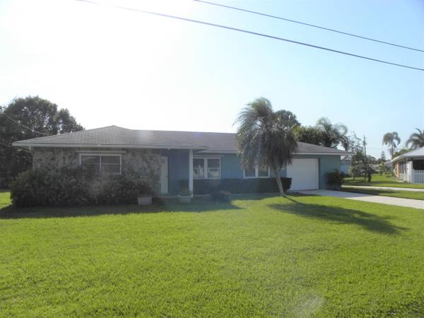 330 Holly AVE, Port Saint Lucie, FL 34952