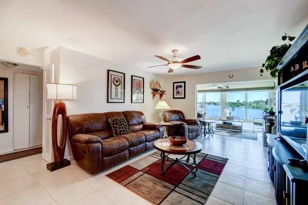 Boynton Beach, FL 33435,1 Colonial Club DR 304