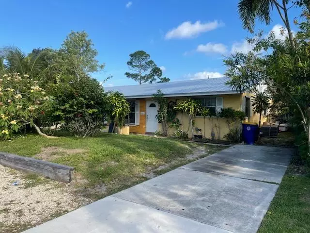 3307 SE Iris ST, Stuart, FL 34997