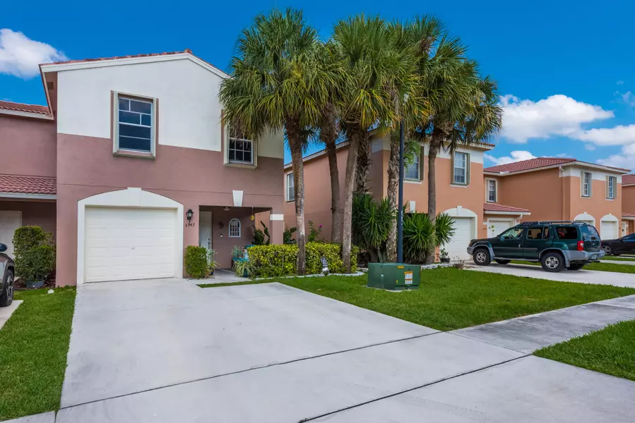 6945 Mill Brook PL, Lake Worth, FL 33463