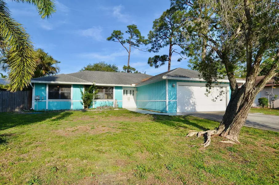 747 SE Forgal ST, Port Saint Lucie, FL 34983