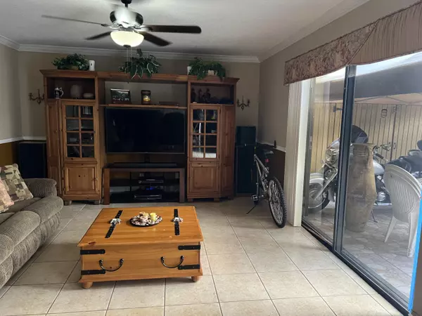 Palm Springs, FL 33461,149 Lake Arbor DR