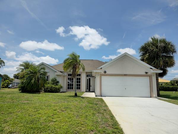 2517 SW Grotto CIR, Port Saint Lucie, FL 34953