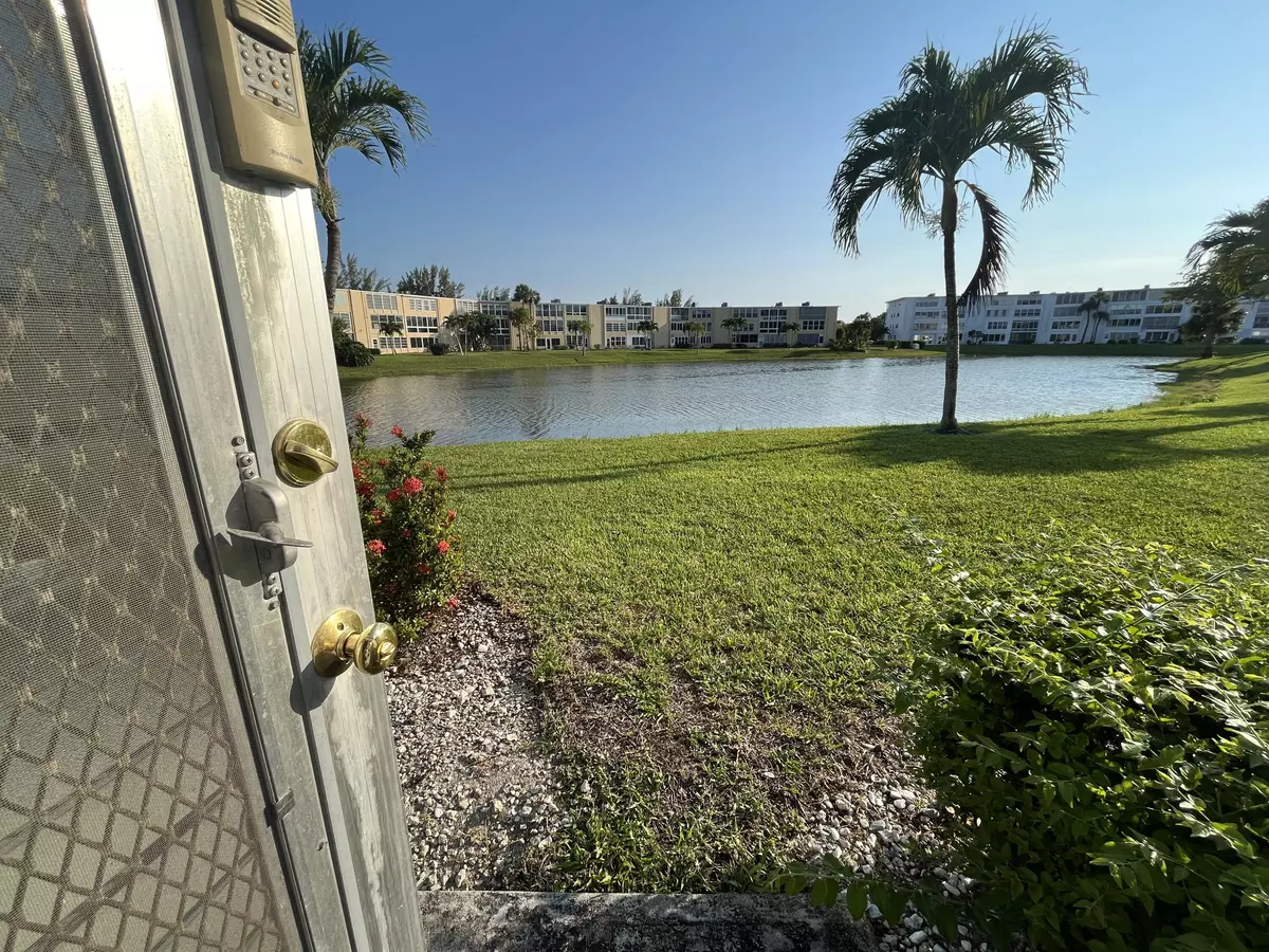 West Palm Beach, FL 33417,113 Wellington B