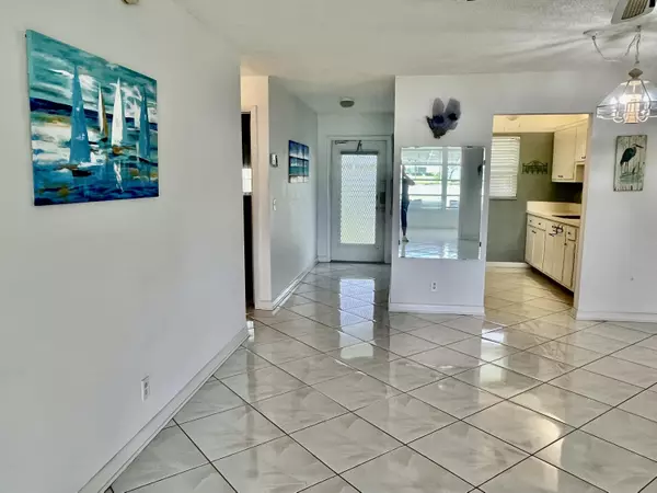 Boynton Beach, FL 33426,400 SW Golfview TER 115