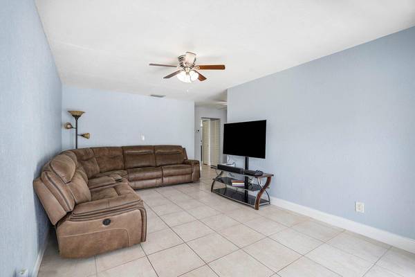 Pompano Beach, FL 33064,3001 NW 4th TER 183