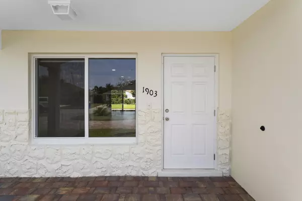 Lake Clarke Shores, FL 33406,1903 Antigua RD