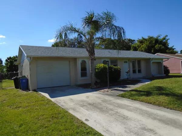 2007 SE New York ST, Port Saint Lucie, FL 34952