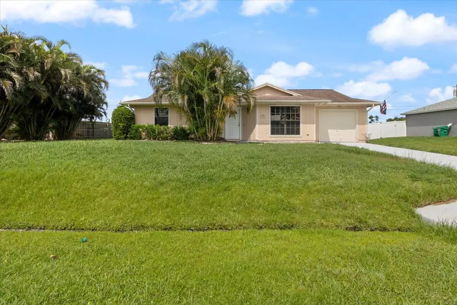 367 SW Ridgecrest DR, Port Saint Lucie, FL 34953