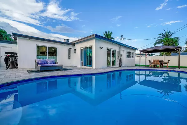 Deerfield Beach, FL 33441,912 SE 15 CT