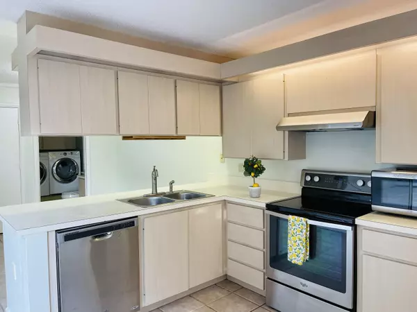 Royal Palm Beach, FL 33411,20 Bedford CT D