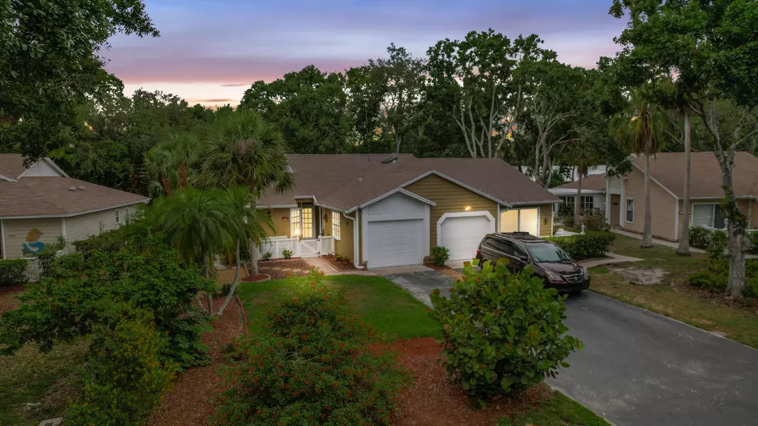 1905 Sixty Oaks LN, Vero Beach, FL 32966