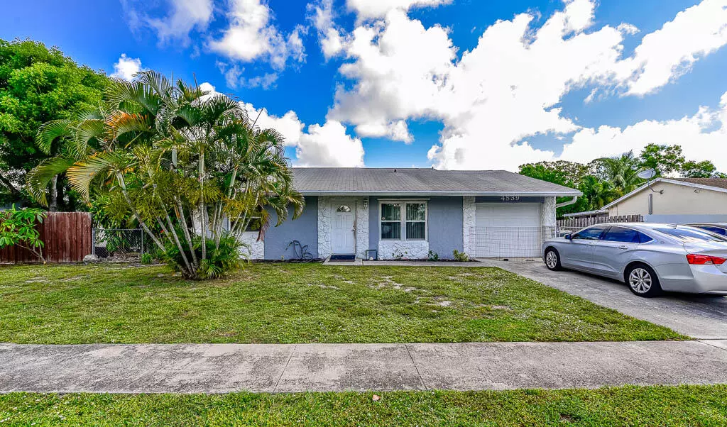 Lake Worth, FL 33463,4839 Messana TER