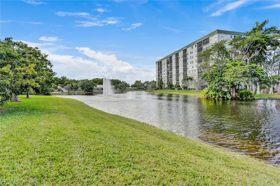 2236 Cypress Bend DR 203, Pompano Beach, FL 33069