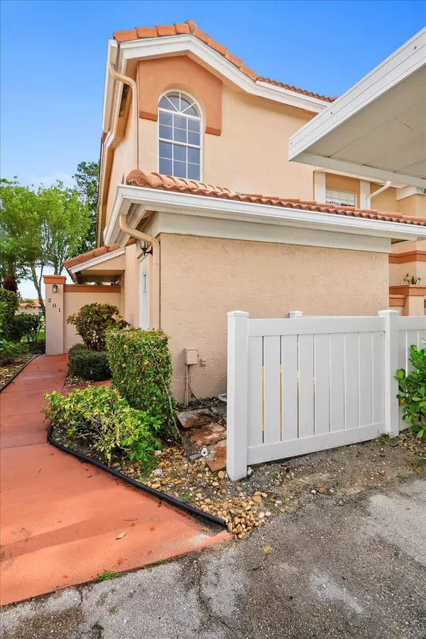 Boynton Beach, FL 33437,9989 Harbour Lake CIR 201