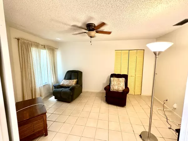 Boynton Beach, FL 33437,10015 Shadywood PL