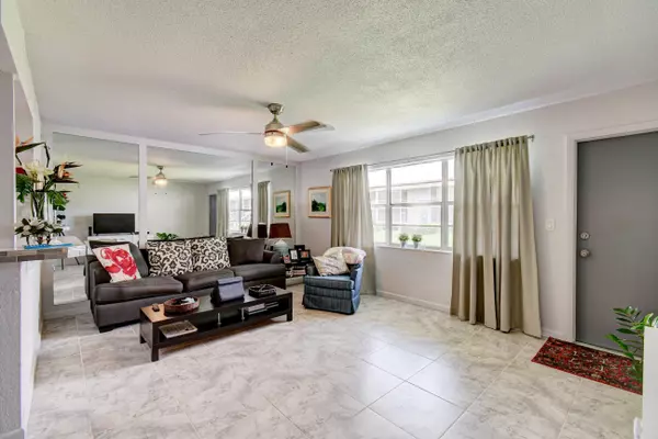 Boynton Beach, FL 33435,320 W Horizons 102