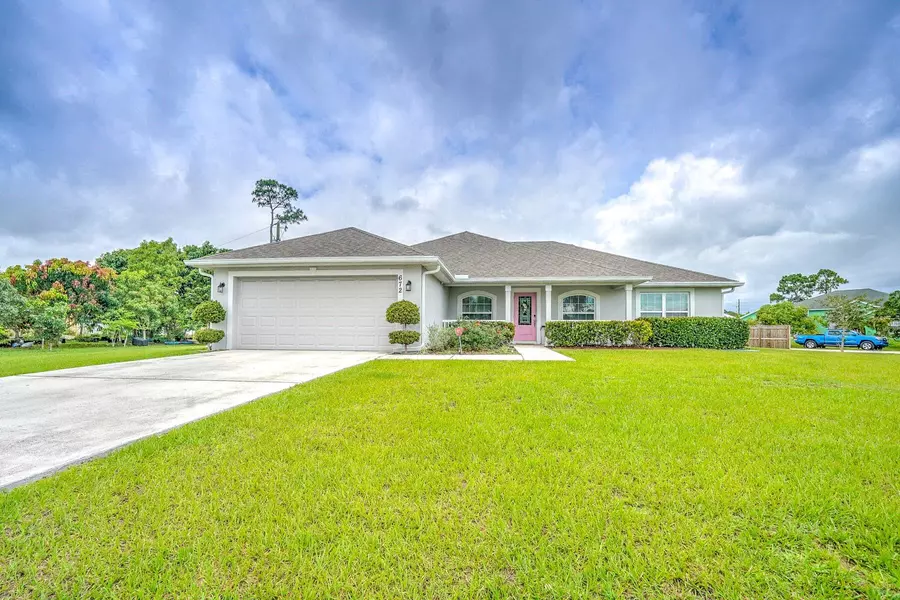 672 NW Monroe ST, Port Saint Lucie, FL 34983