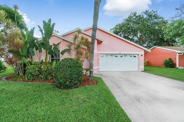 Royal Palm Beach, FL 33411,49 Sparrow DR