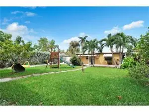 1490 NE 147th ST, Miami, FL 33161