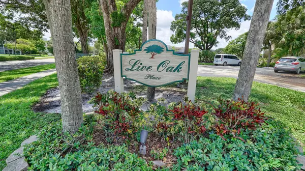 Davie, FL 33324,9450 Live Oak PL 402