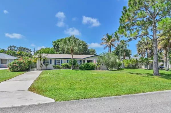 7572 Overlook DR, Lake Worth, FL 33467