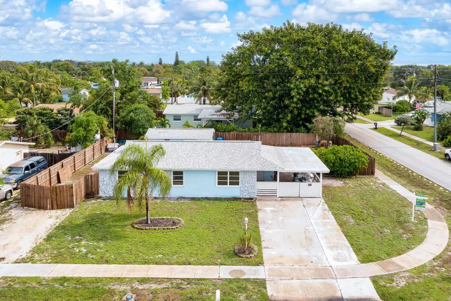 1403 W Hardee ST, Lantana, FL 33462