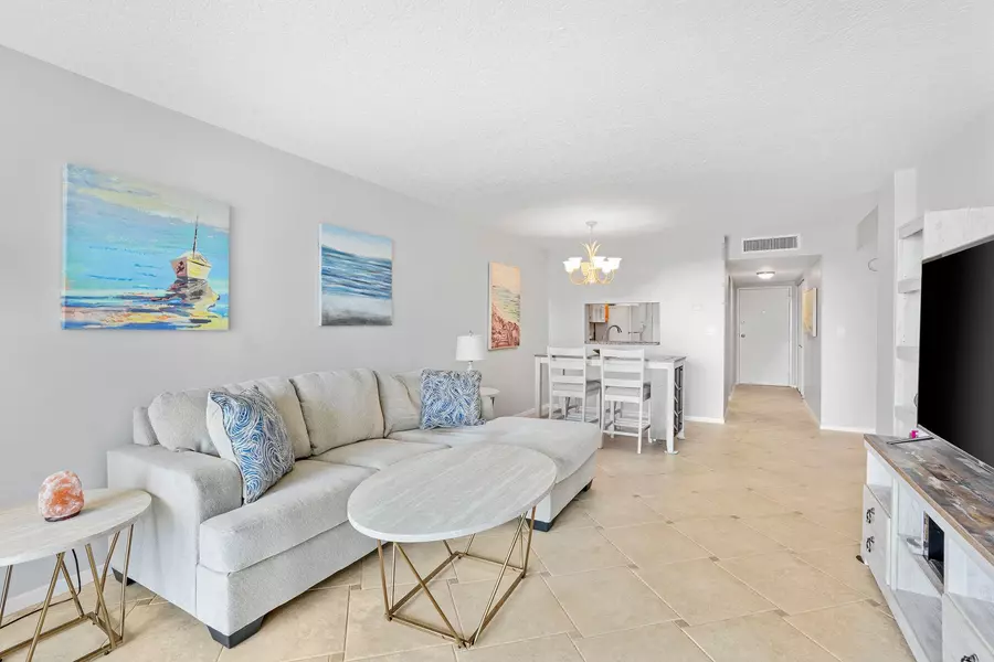 3581 S Ocean BLVD 4b, South Palm Beach, FL 33480